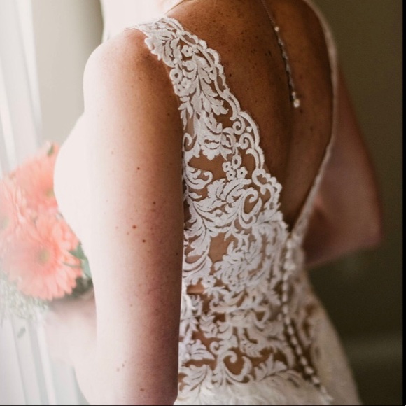 Sincerity wedding gown custom made lace open back - Picture 2 of 7